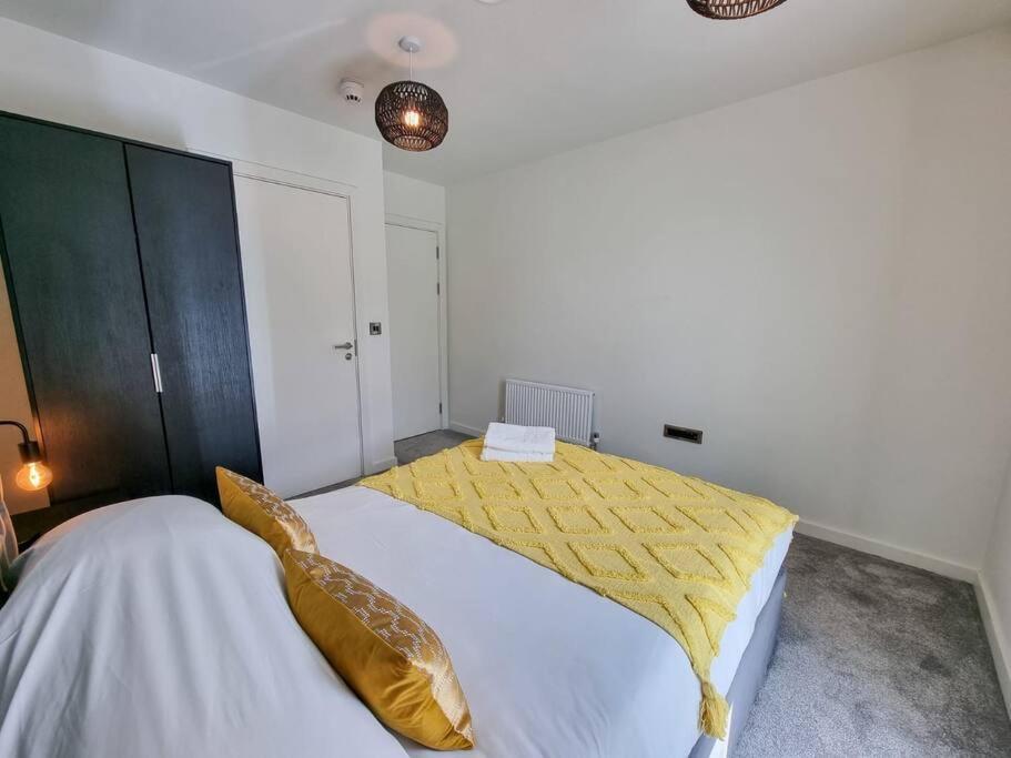 Luxury City Centre Townhouse With Parking Манчестер Экстерьер фото