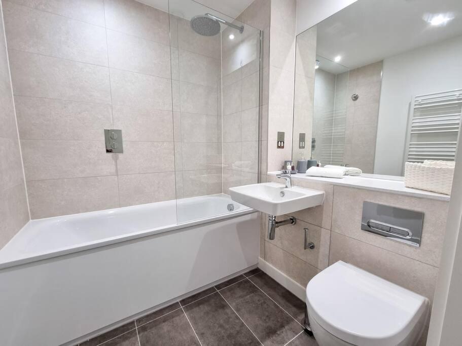 Luxury City Centre Townhouse With Parking Манчестер Экстерьер фото