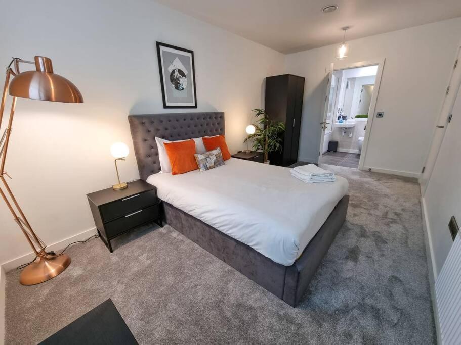Luxury City Centre Townhouse With Parking Манчестер Экстерьер фото
