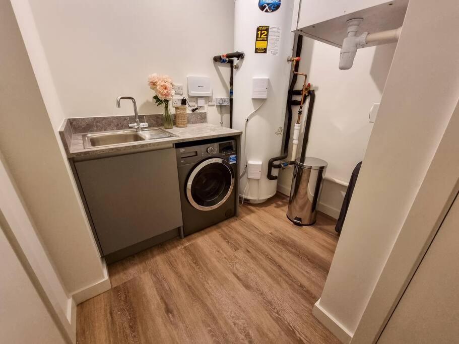 Luxury City Centre Townhouse With Parking Манчестер Экстерьер фото